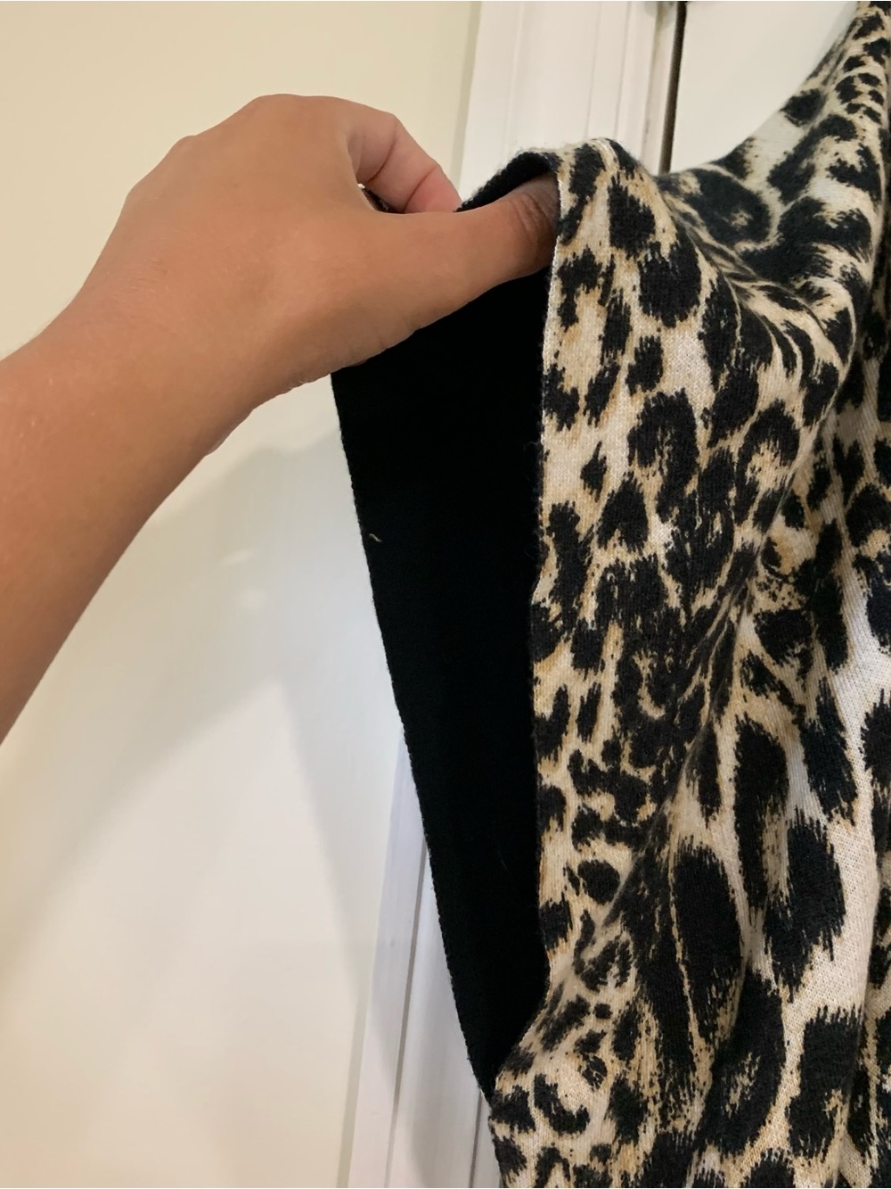 Chicos NEW Animal Print Reversible Cardigan Shrug Fringe Sweater Size Small Med - Picture 4 of 9